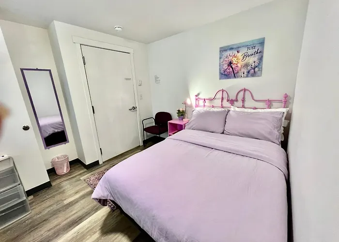 Private Room With Shared Bathroom On The 1St Floor 10 Minutes Walk To University Of Washington