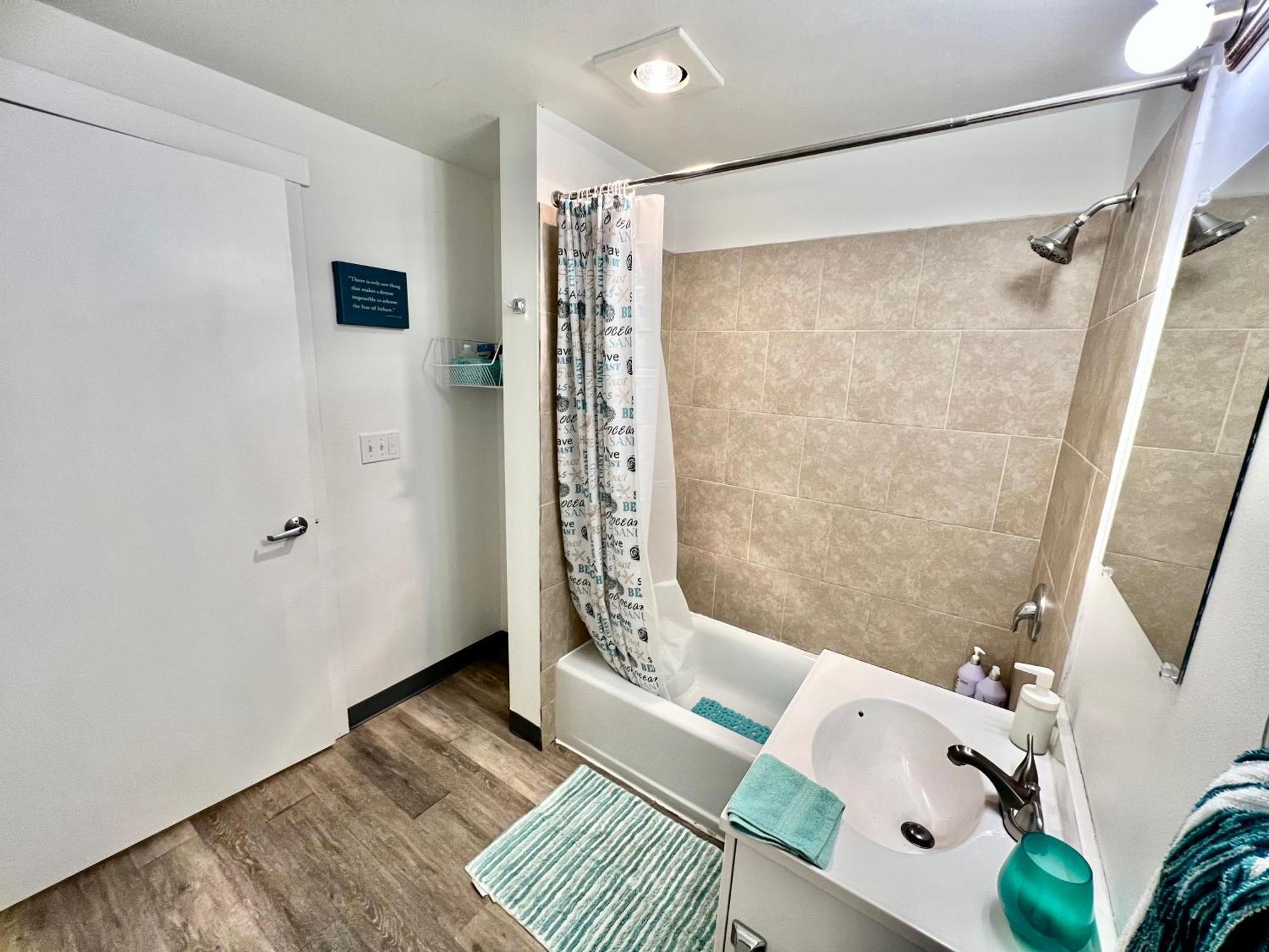 Private With Shared Bathroom On The 1st Floor 10 Minutes Walk To Of Washington * Seattle