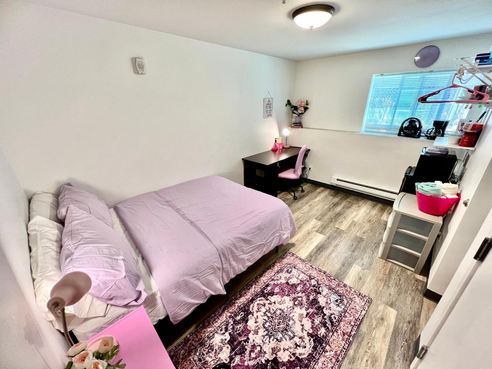 Private With Shared Bathroom On The 1st Floor 10 Minutes Walk To Of Washington * Seattle